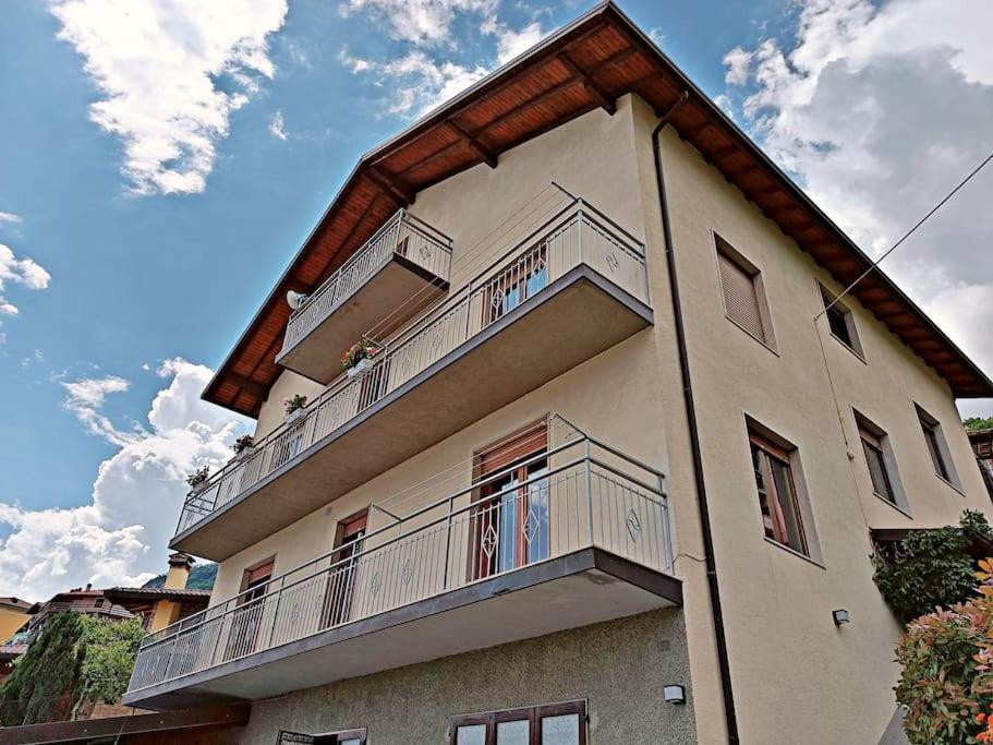 Brezza Di Lago Costa Volpino Dış mekan fotoğraf